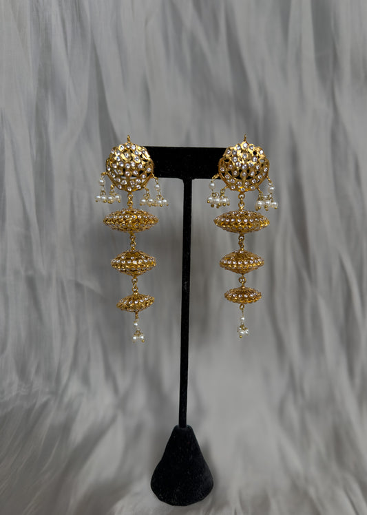 Mahira Jhumar drops